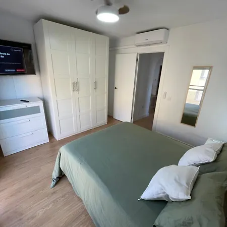 The Nomads Hideout דירה מאלגה